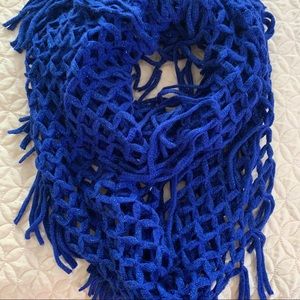 Steve Madden blue metallic infinity scarf